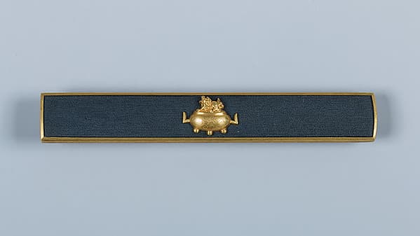 Set of Sword Fittings (Mitokoromono) with Two Additional Knife Handles (Kozuka) and a Pair of Grip Ornaments (Menuki), by Gotō Mitsumasa (Jujō)