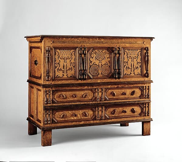 Chest with Drawers, by Peter Blin