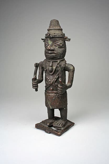 Court Official with Hammer and Staff, by Ìgùn Ẹ́rọ̀nwwọ̀n (brass-casting guild) artists