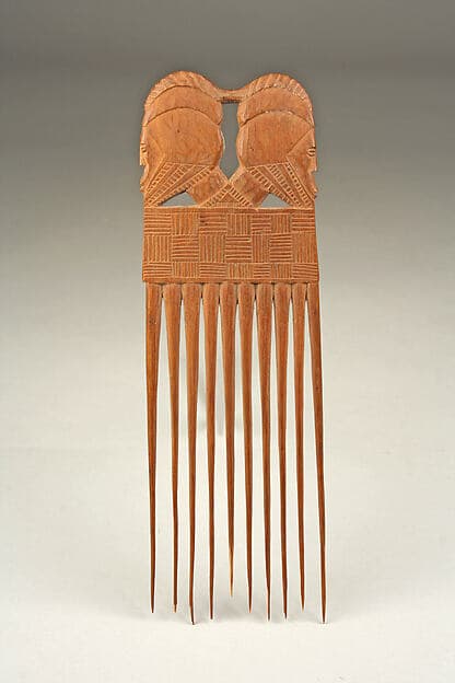 Comb, by Kaniet Islands artist