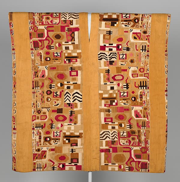 Tunic, by Wari artist