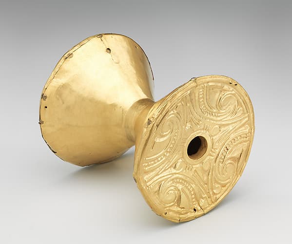 Earspool, by Calima (Yotoco) artist