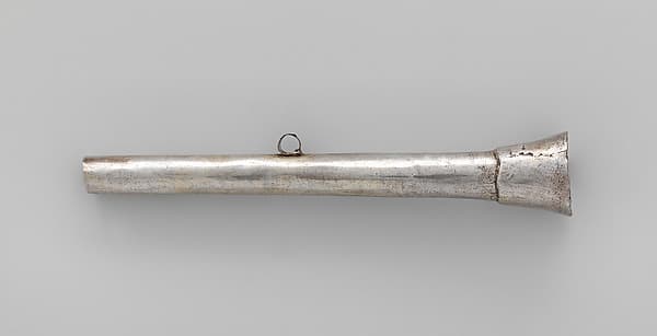 Miniature horn, by Chimú or Chancay artist(s)
