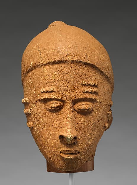 Memorial head, by Akan artist