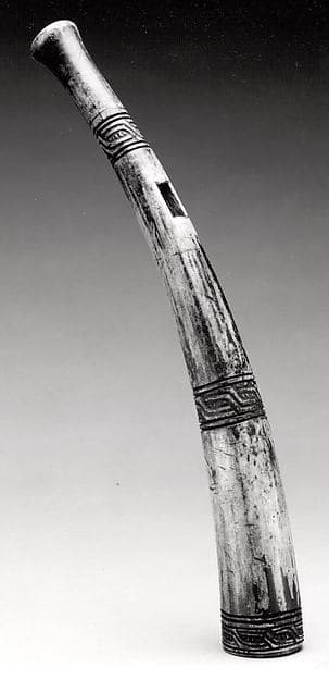 Akohen (side-blown trumpet), by Ìgbèsànmwà (ivory- and wood- carving guild) artists
