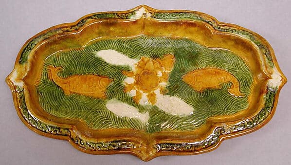 Oblong dish with foliate rim