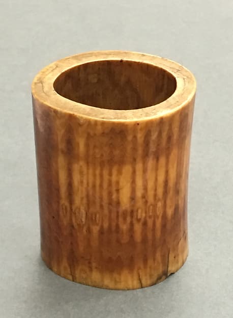 Brush pot