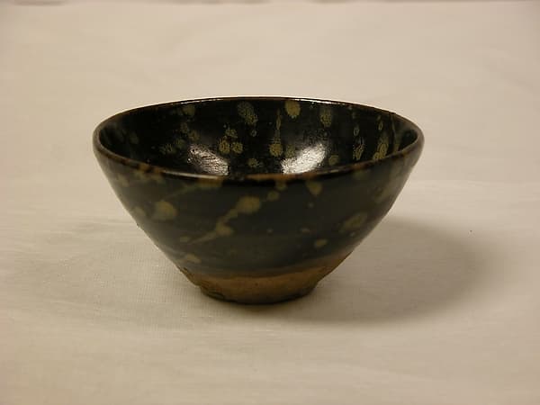 Tea bowl