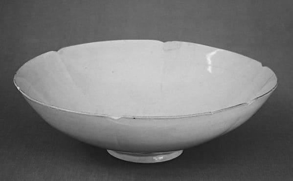 Lobed bowl