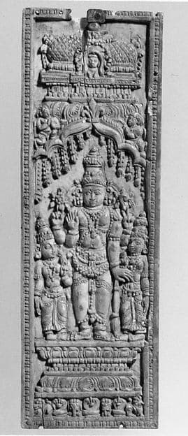 Vishnu Standing between His Consorts, Lakshmi and Sarasvati