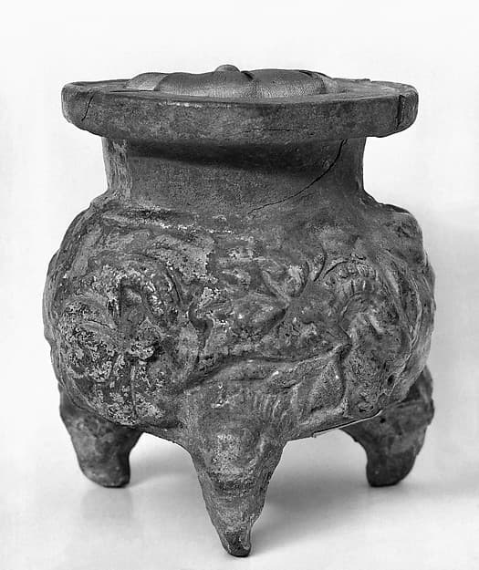 Tripod incense burner