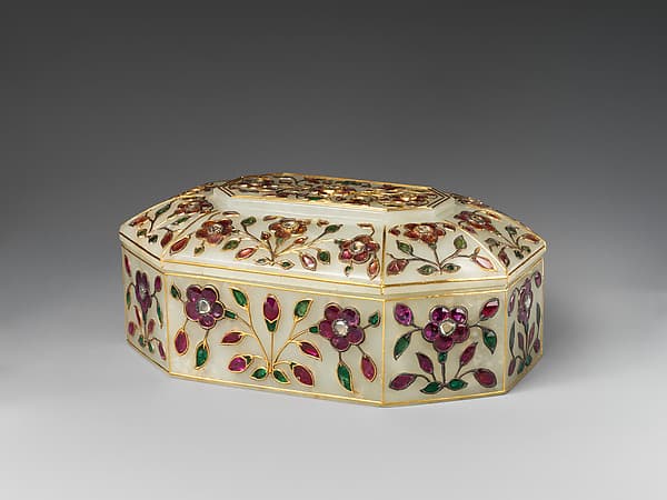 Octagonal box with cover