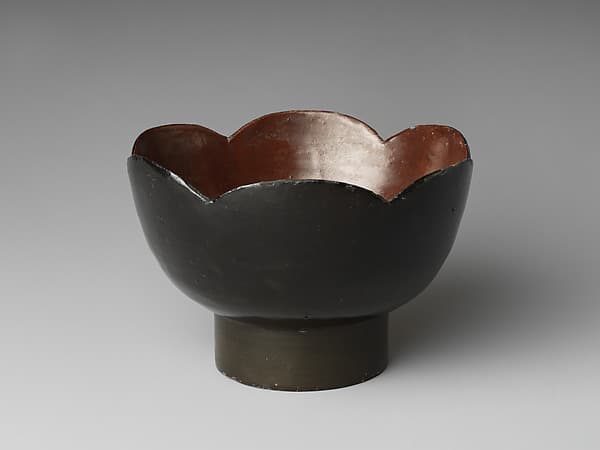 Lobed bowl