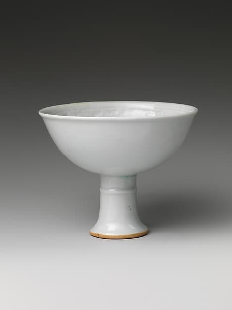 Stem Cup with Chrysanthemum Scroll