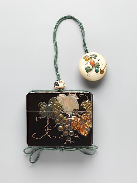 Inrō with Grapevine, by Nomura Choheisai