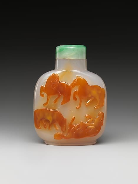 Snuff bottle with eight horses