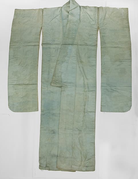 Robe with Long Swinging Sleeves (Furisode)