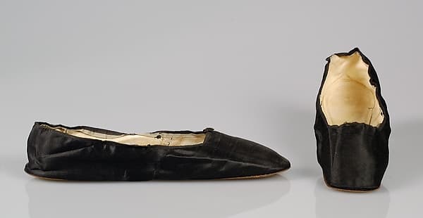 Evening slippers, by Menochet