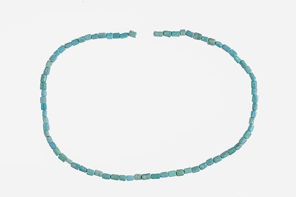 String of Short Cylindrical Beads