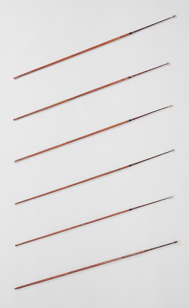 6 arrows with stone tips