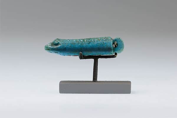 Menqebit (snake's head) amulet