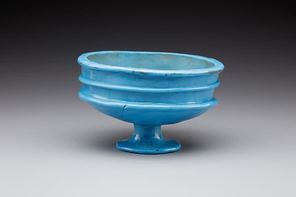 Footed cup