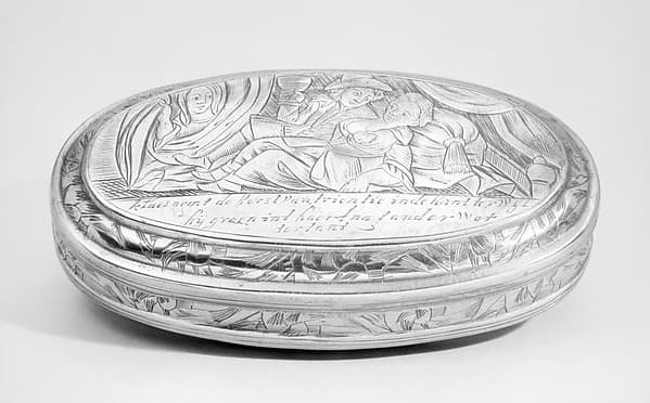 Tobacco box