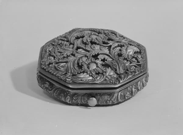 Sweetmeat box