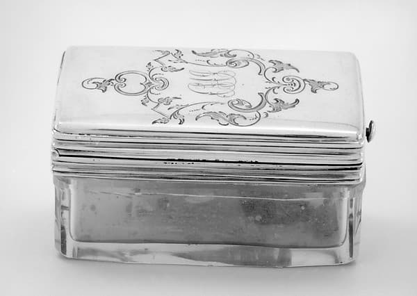 Crystal box with hinged cover (part of a set), by Johann Bernhard Hertz (Hentz)