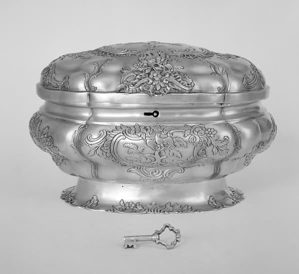Large oval box (one of a pair), by Gottlieb Satzger