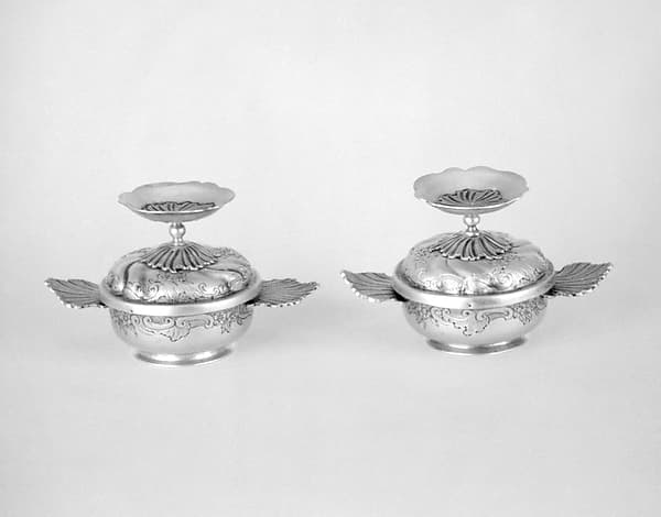 Small écuelle with cover (one of a pair), by Gottlieb Satzger