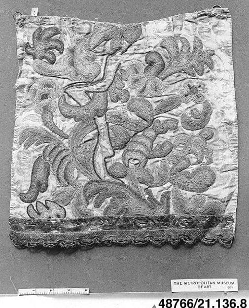 Robe fragment