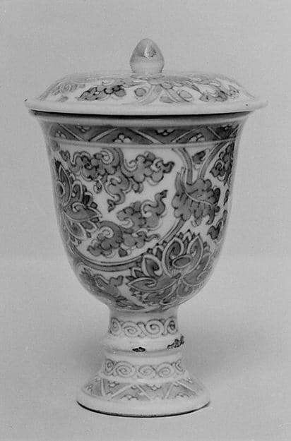 Stem cup with cover