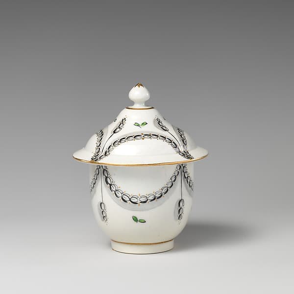 Sugar bowl with cover (part of a service), by Caughley Factory