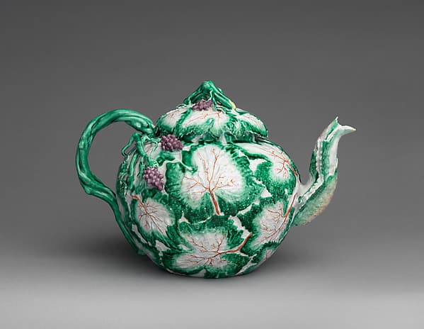 Punch pot, by Longton Hall