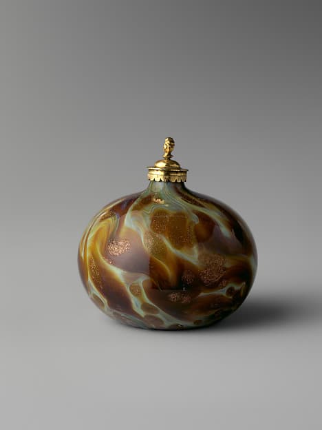 Perfume bottle