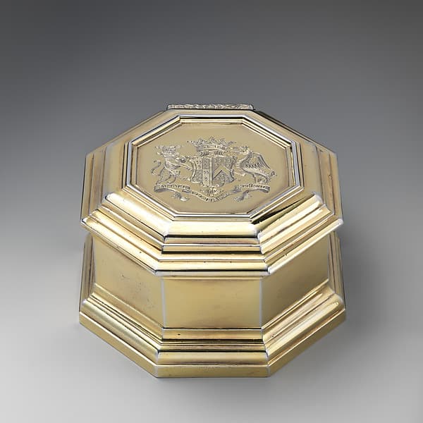 Octagonal box with arms of Henry Somerset-Scudamore, 3rd Duke of Beaufort (1707–1745), by John White