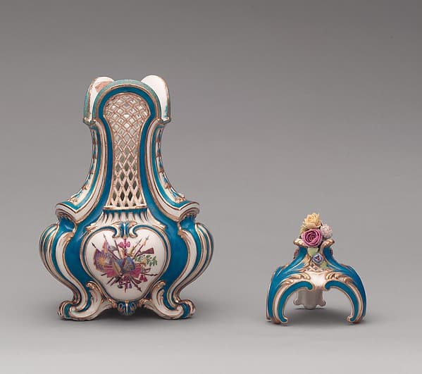Vase with cover (vase pot-pourri triangle) (one of a pair), by Sèvres Manufactory
