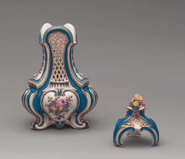 Vase with cover (vase pot-pourri triangle) (one of a pair), by Sèvres Manufactory