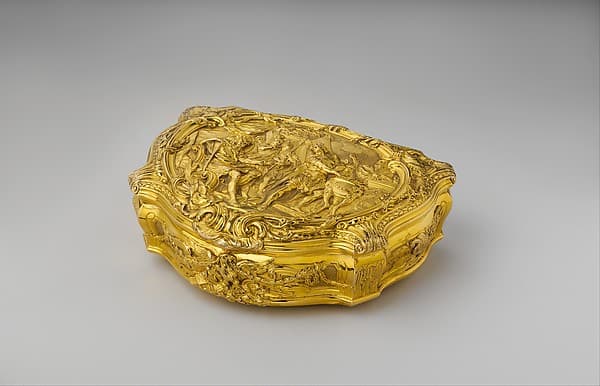 Box with scene depicting Roman hero Gaius Mucius Scaevola before the Etruscan king Lars Porsena, by P R