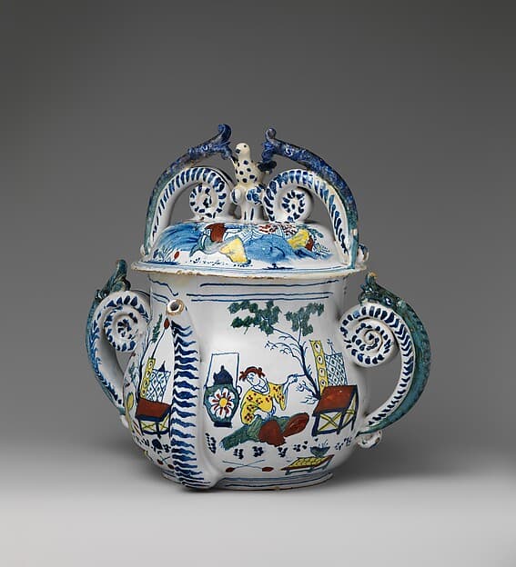 Posset pot with cover