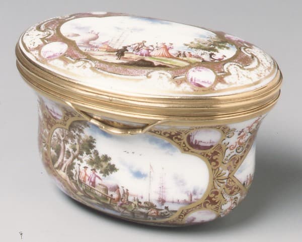 Snuffbox, by Meissen Manufactory