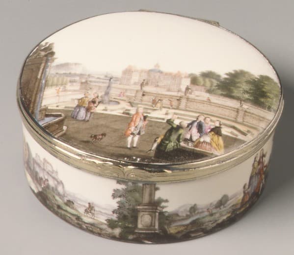 Snuffbox, by Imperial Porcelain Manufactory, St. Petersburg