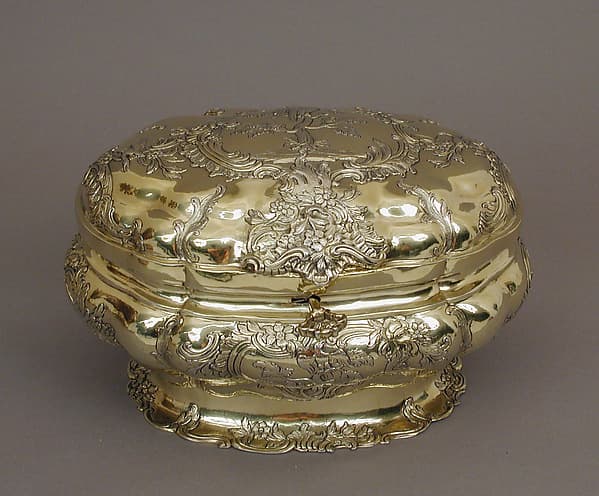 Large oval box (one of a pair), by Gottlieb Satzger