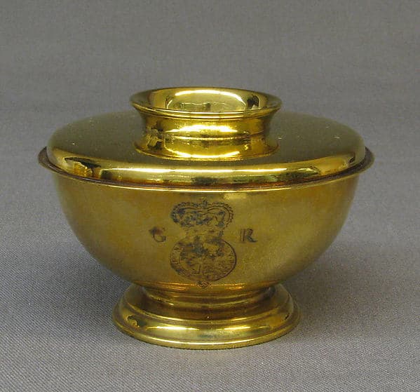 Sugar bowl with cover, by Simon Pantin I