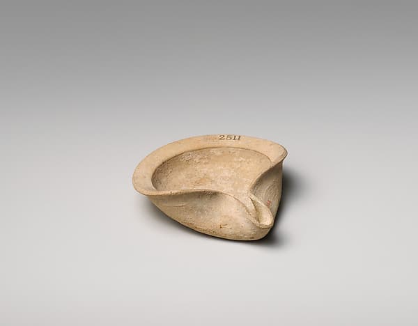 Terracotta saucer-shaped lamp