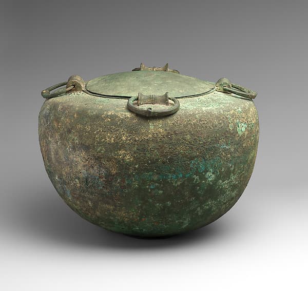 Cauldron with lid