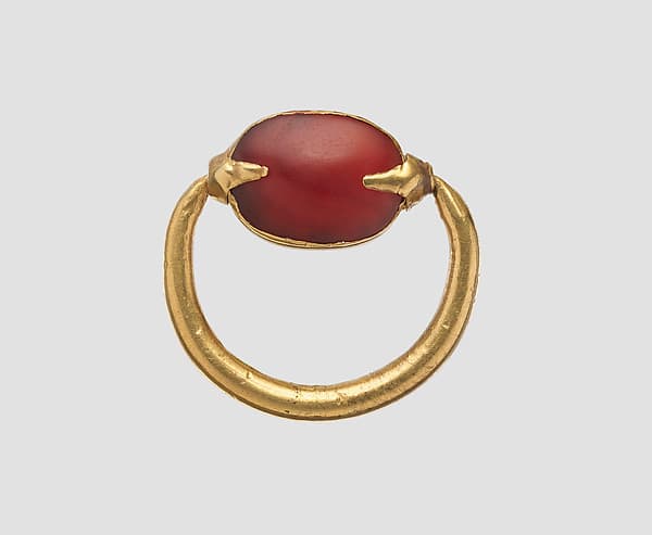 Gold and carnelian scaraboid ring