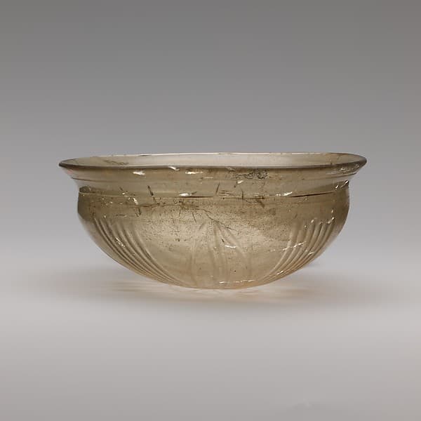 Glass phiale (libation bowl)