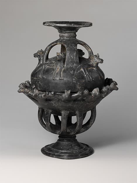 Terracotta pyxis (box with lid)
